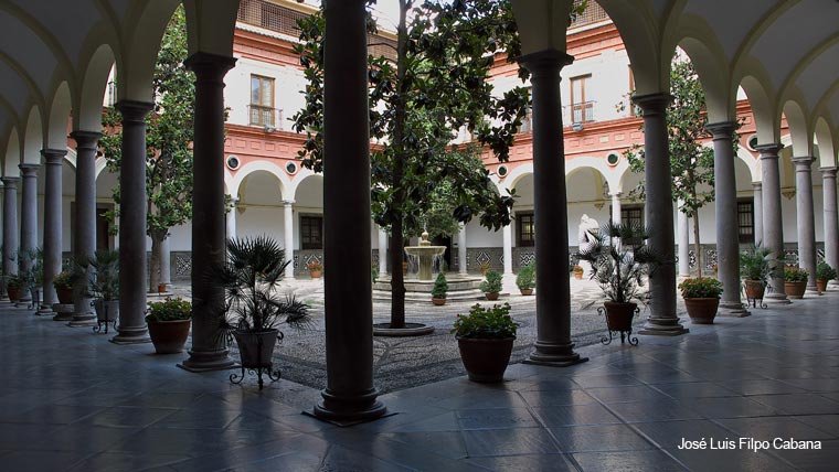 Patio del Ayuntamiento de Granada